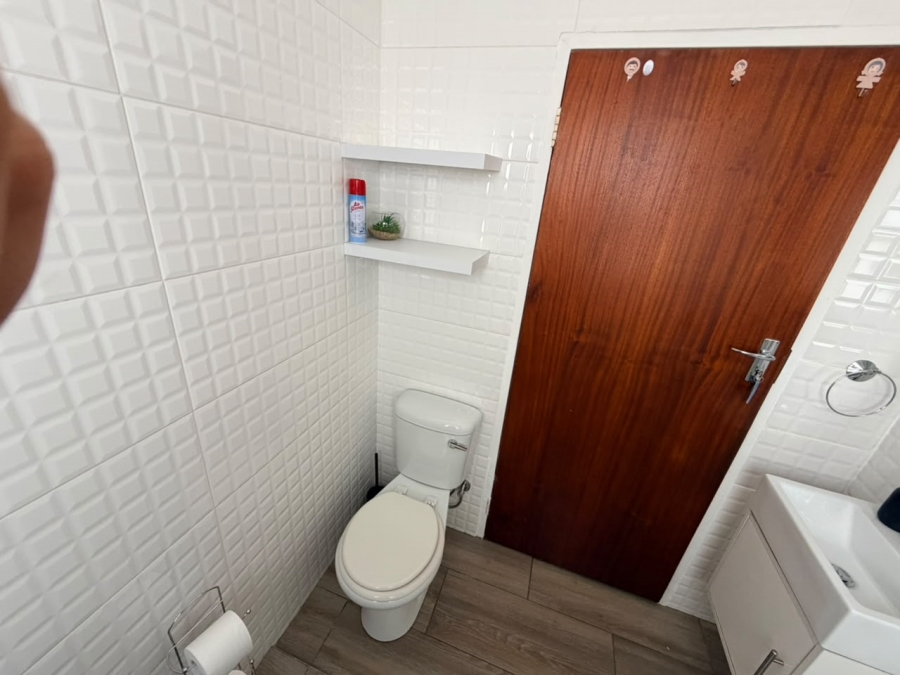 To Let 2 Bedroom Property for Rent in St Michaels Western Cape